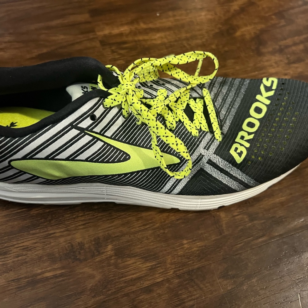 New!! Brooks running shoes!